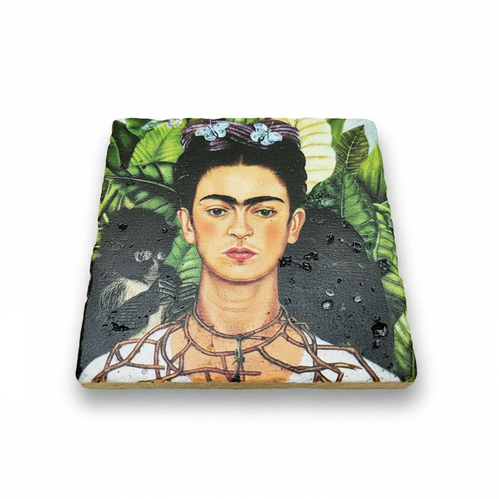 Frida Kahlo – Dikenli Kolyeli Otoportre (Self-Portrait with Thorn Necklace) Kupa, Mouse Pad ve Bardak Altlığı Seti – görsel 5