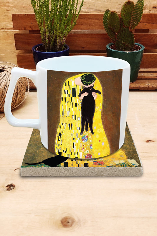 Kediler ve Sanat – Tırmanan Kara Kedi, Klimt Öpücük (The Kiss) Yelken Kulplu Kupa ve Bardak Altlığı Seti – görsel 2