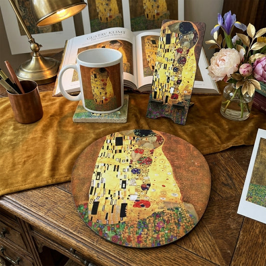 Klimt – Öpücük (The Kiss) Kupa, Bardak Altlığı, Mouse Pad ve Telefon Standı Seti – görsel 2