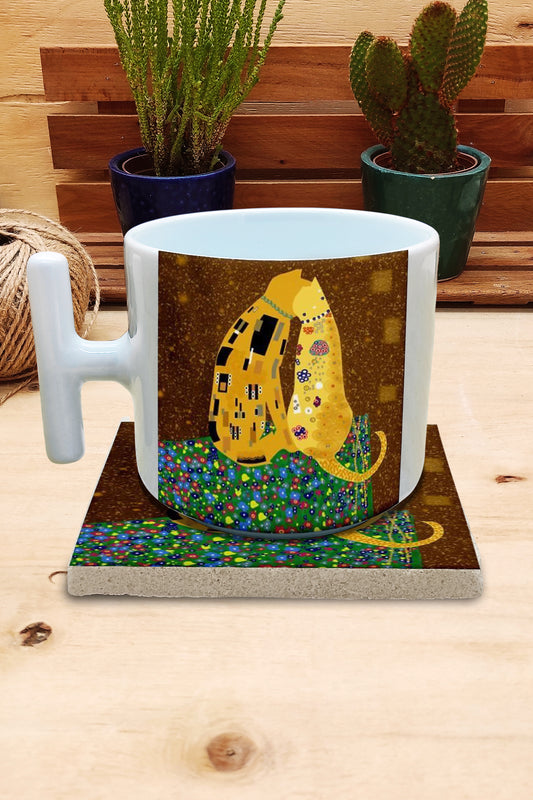 Kediler ve Sanat – Âşık Kediler, Klimt Öpücük (The Kiss) T Kulplu Kupa ve Bardak Altlığı Seti – görsel 2