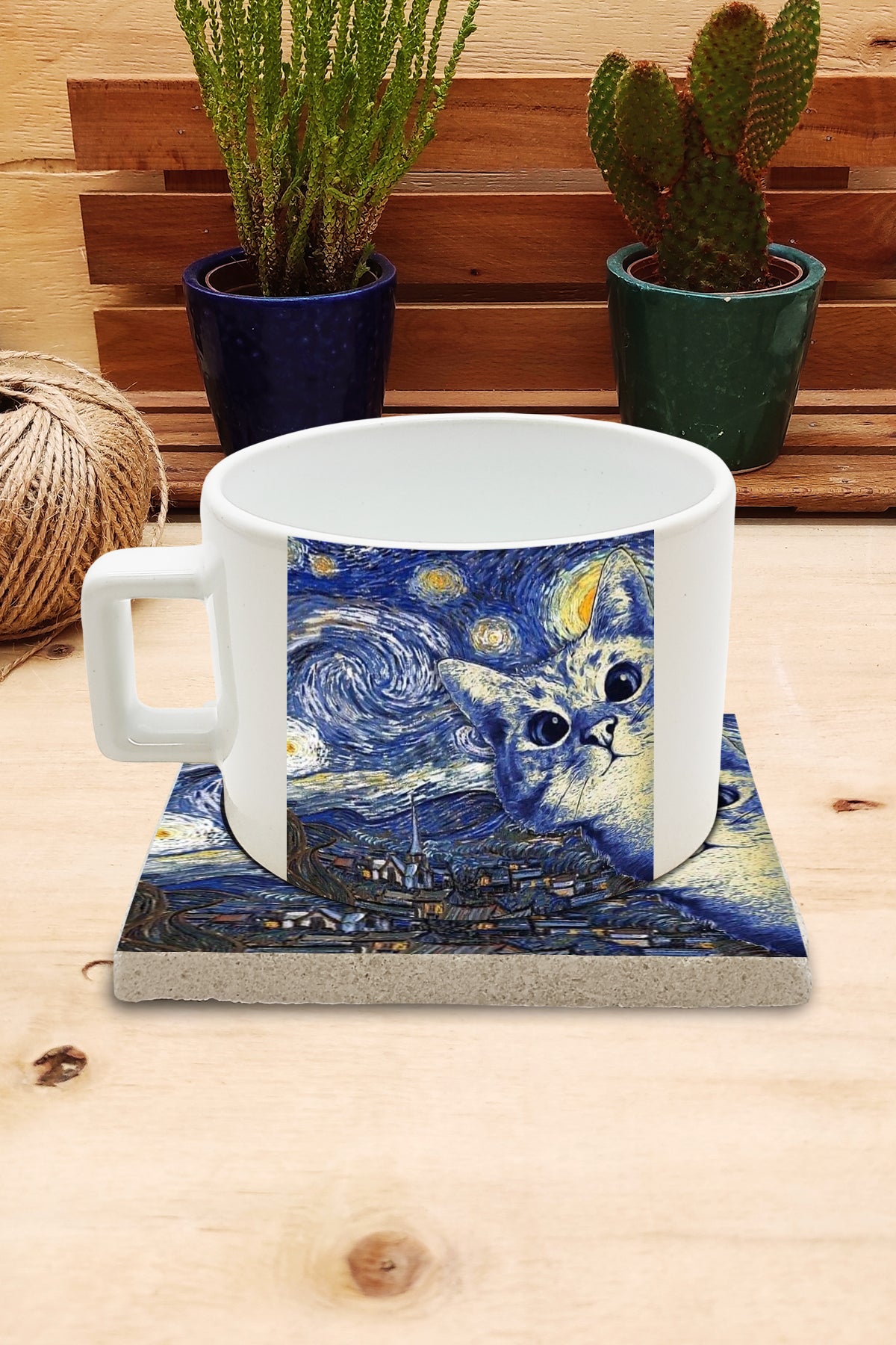 Kediler ve Sanat – Gökyüzündeki Beyaz Kedi, Van Gogh Yıldızlı Gece (The Starry Night) Çay/Kahve Fincanı ve Bardak Altlığı Seti – görsel 2