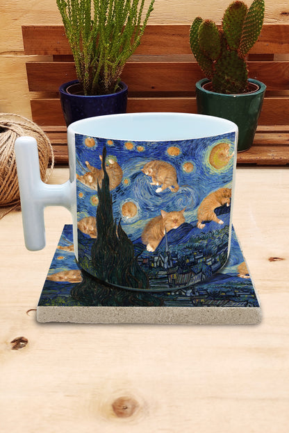 Kediler ve Sanat – Gökyüzündeki Turuncu Kediler, Van Gogh Yıldızlı Gece (The Starry Night) T Kulplu Kupa ve Bardak Altlığı Seti – görsel 2