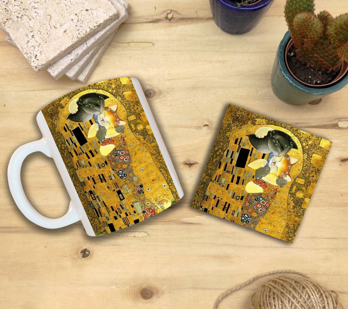 Kediler ve Sanat – Gri Kedi, Klimt Öpücük (The Kiss) Kupa ve Bardak Altlığı Seti