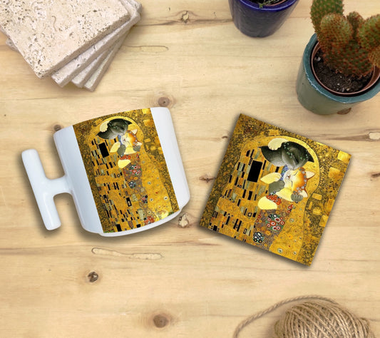 Kediler ve Sanat – Gri Kedi, Klimt Öpücük (The Kiss) T Kulplu Kupa ve Bardak Altlığı Seti