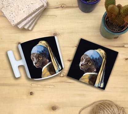 Kediler ve Sanat – Gri Kedi, Vermeer İnci Küpeli Kız (Girl with a Pearl Earring) T Kulplu Kupa ve Bardak Altlığı Seti