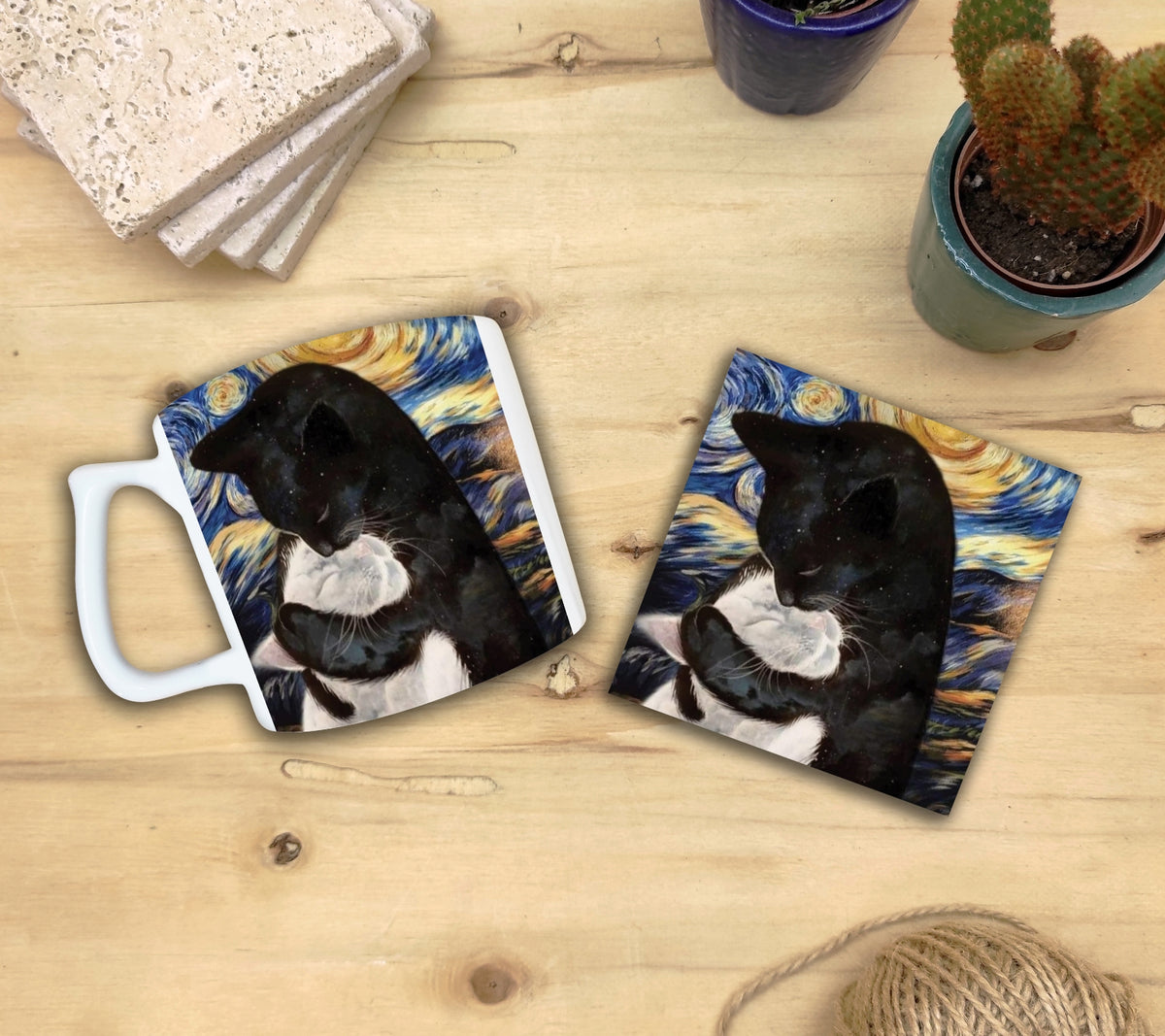 Kediler ve Sanat – Siyah Beyaz Kedi, Van Gogh Yıldızlı Gece (The Starry Night) Yelken Kulplu Kupa ve Bardak Altlığı Seti