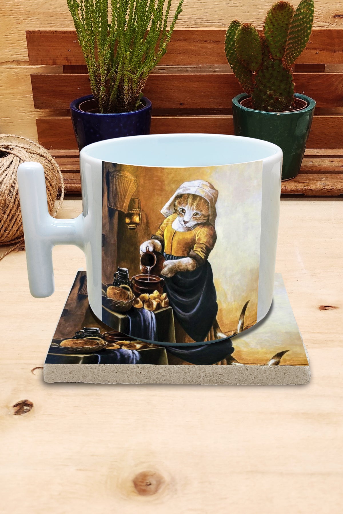Kediler ve Sanat – Vermeer Sütçü Kız (The Milkmaid) T Kulplu Kupa ve Bardak Altlığı Seti – görsel 2