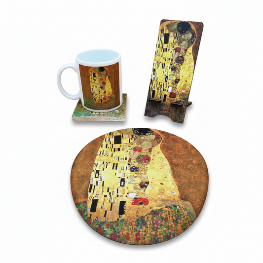 Klimt – Öpücük (The Kiss) Kupa, Bardak Altlığı, Mouse Pad ve Telefon Standı Seti