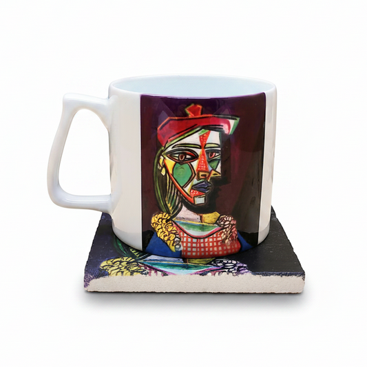 Picasso – Kırmızı Bereli Kız (Girl with a Red Beret) Yelken Kulplu Kupa ve Bardak Altlığı Seti